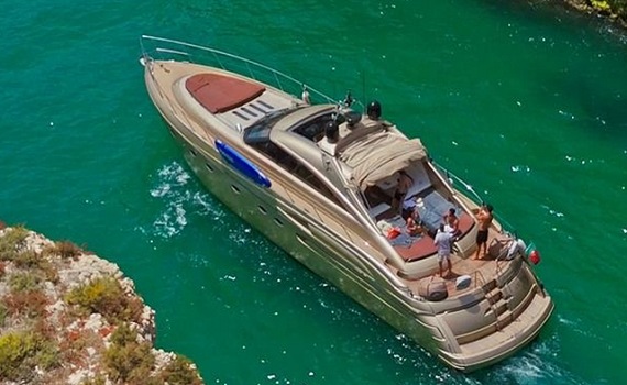 James Charters - Luxury Yacht - Crystal